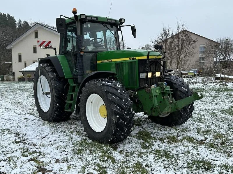 Traktor John Deer 7810